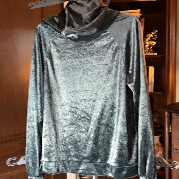 Teal Velvet Hoodie Size S/M NWOT - Picture 3 of 4